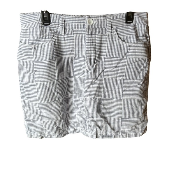 Croft & Barrow Women’s Skirt with attached shorts - Picture 1 of 6